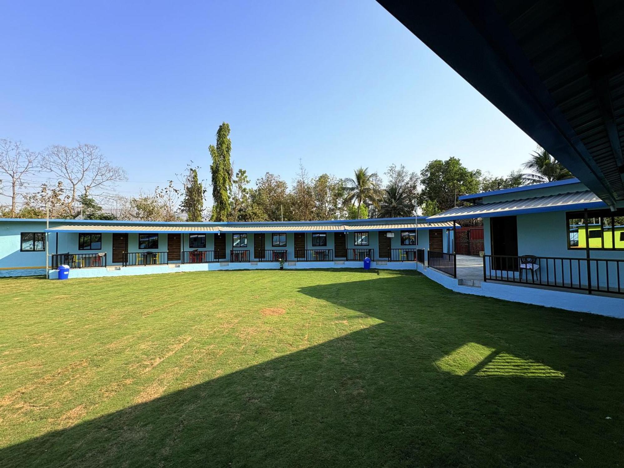 Deep Bhavani Resort Karjat Extérieur photo