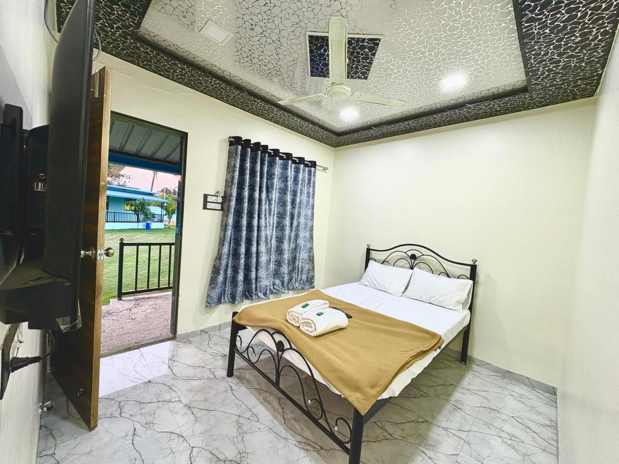 Deep Bhavani Resort Karjat Extérieur photo
